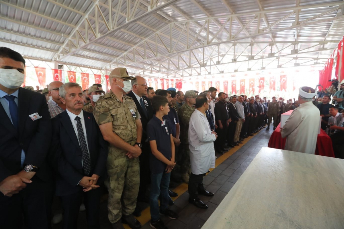 Şehit Uzman Çavuş Şimşek, son yolculuğuna uğurlandı