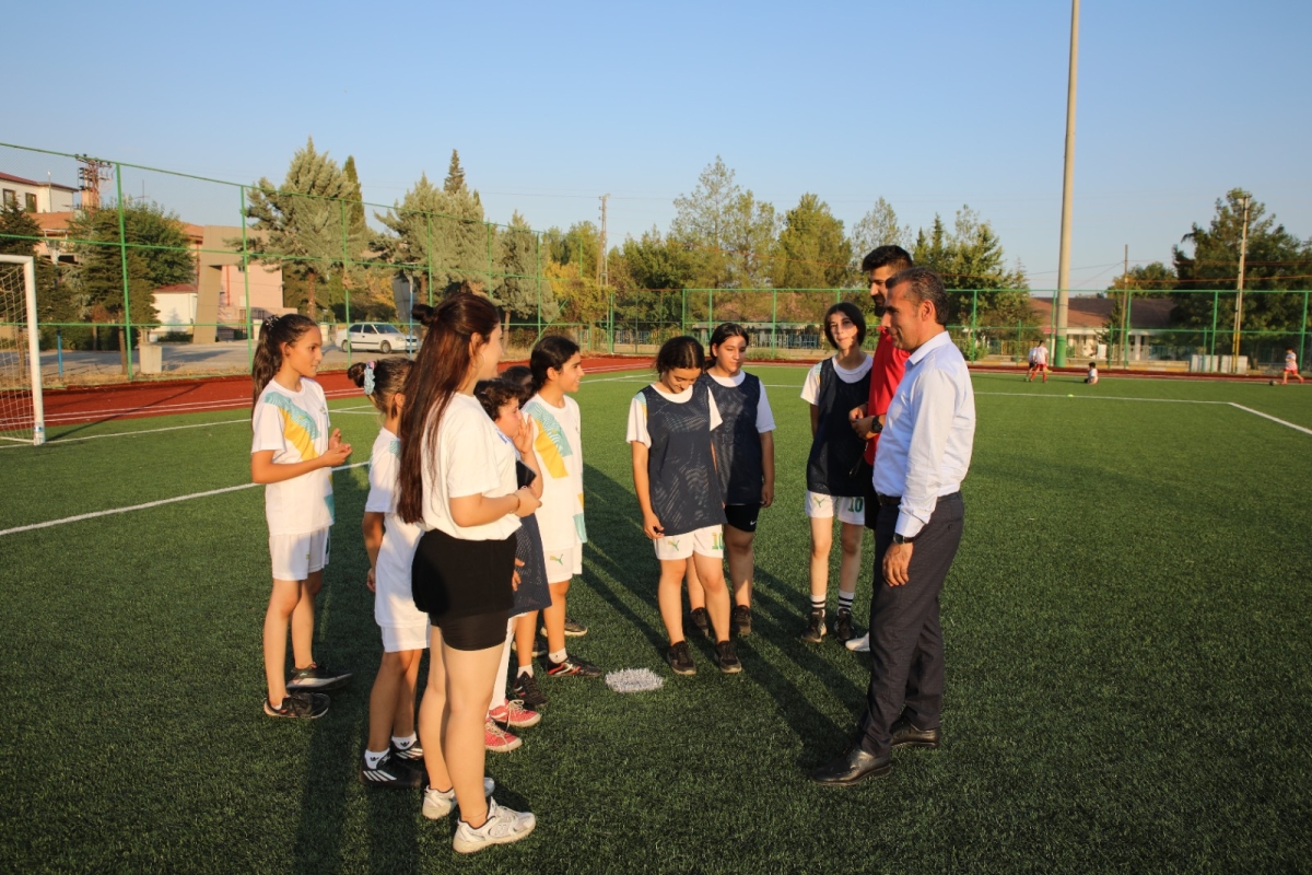 KIZLARIN YENİ GÖZDESİ FUTBOL