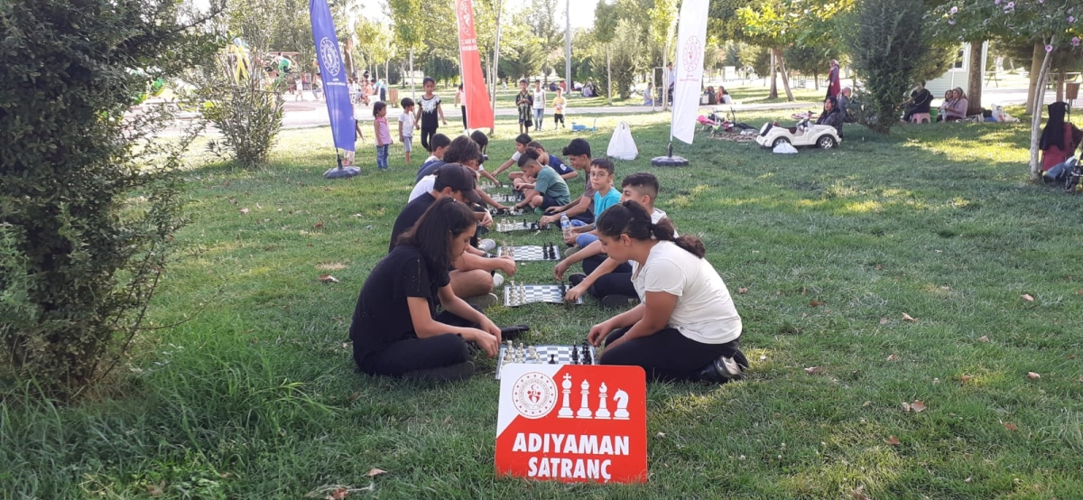 Tarihi Mekanlarda Satranç