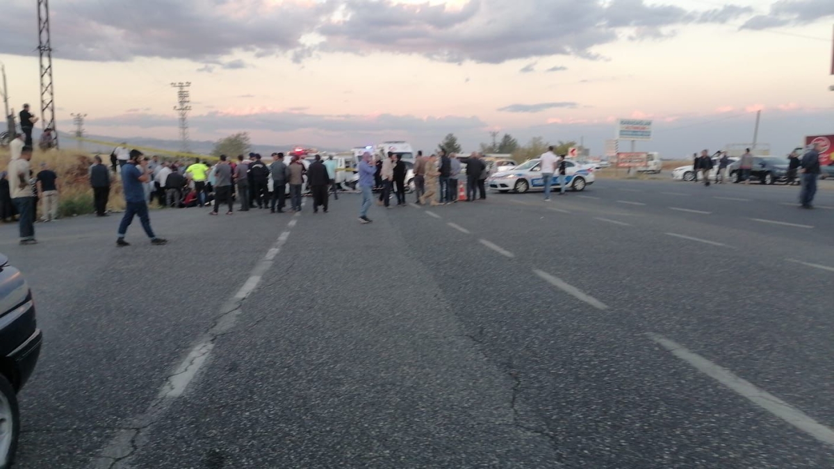Feci Kaza 1 Ölü 11 Yaralı