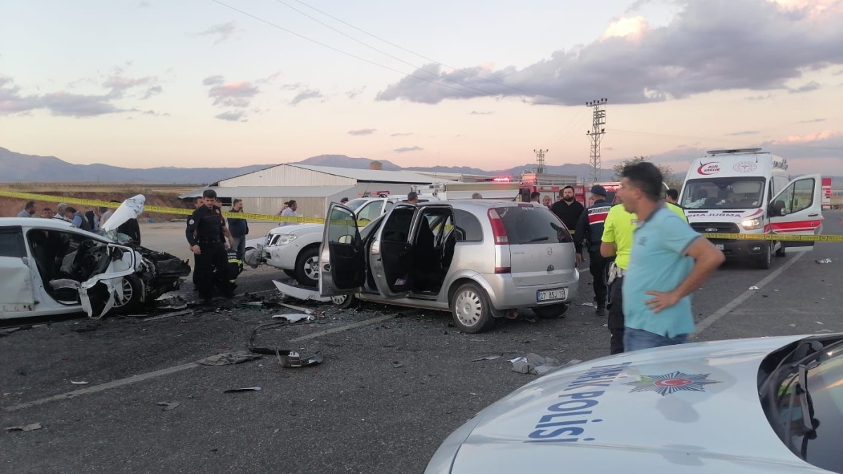 Feci Kaza 1 Ölü 11 Yaralı